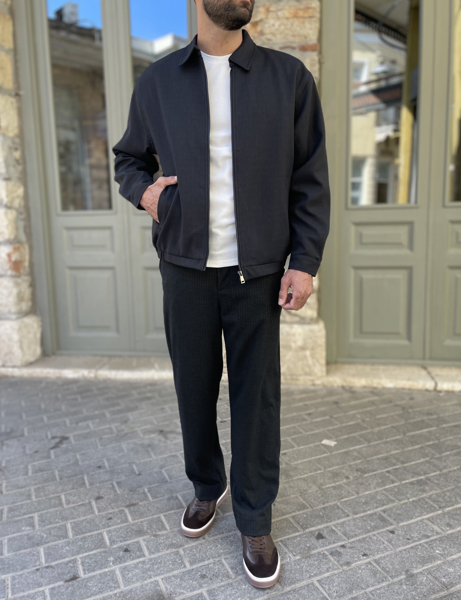 Ανδρικό μαύρο μπουφάν με γιακά 4516 φωτογραφία